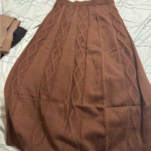 Elegant Brown Knit Skirt